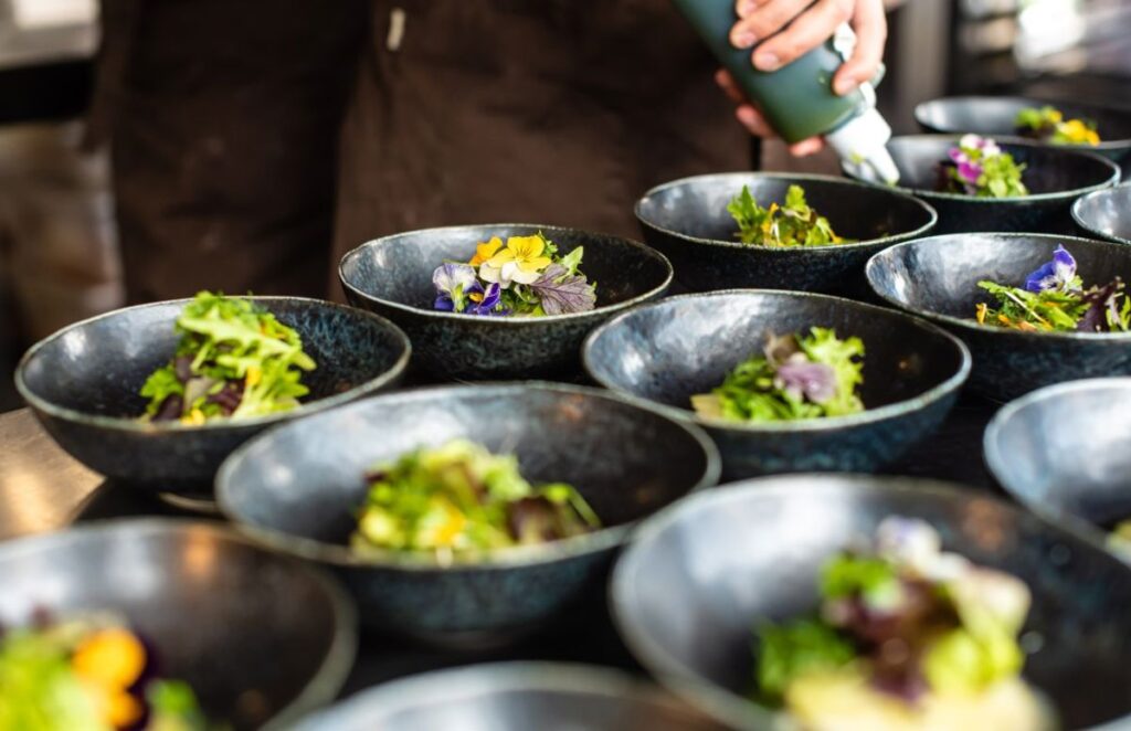 town square canteen 1052x680px