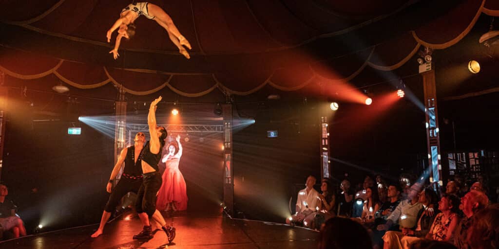 user crop Rouge 5. Photog Alison Catseye Productions