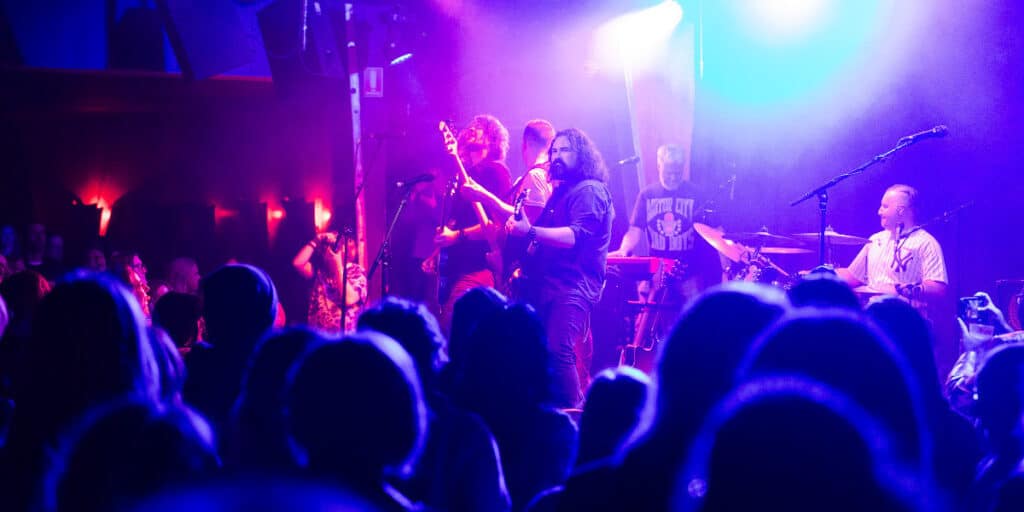 user crop image 1200x600 1