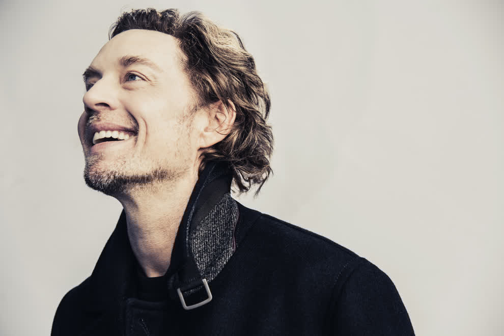 darrenhayes peacoat smile