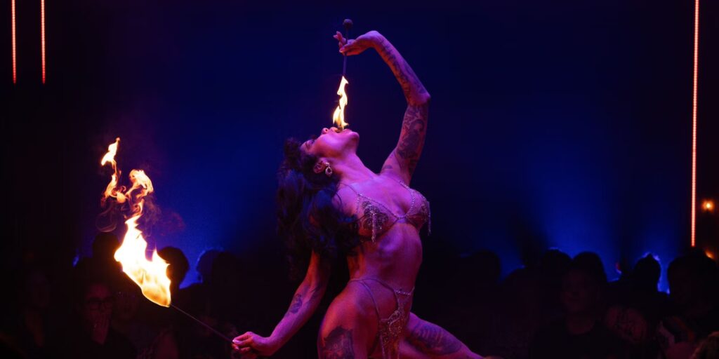 La Clique 200dpi RogerShoots.Com 52 1