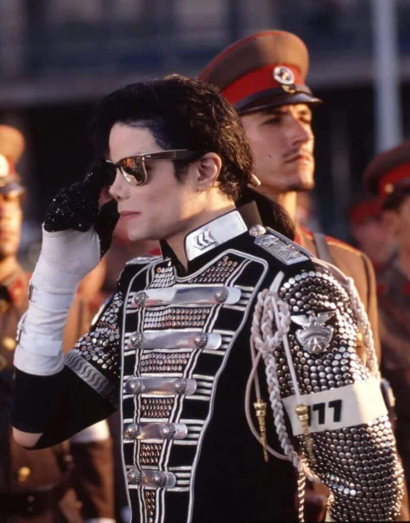 whats your opinion on michael jacksons history teaser v0 04hfx9d0wnfc1
