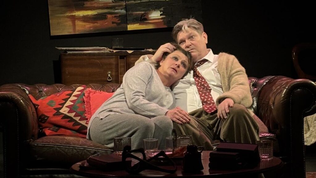 Whos Afraid Review Header 1