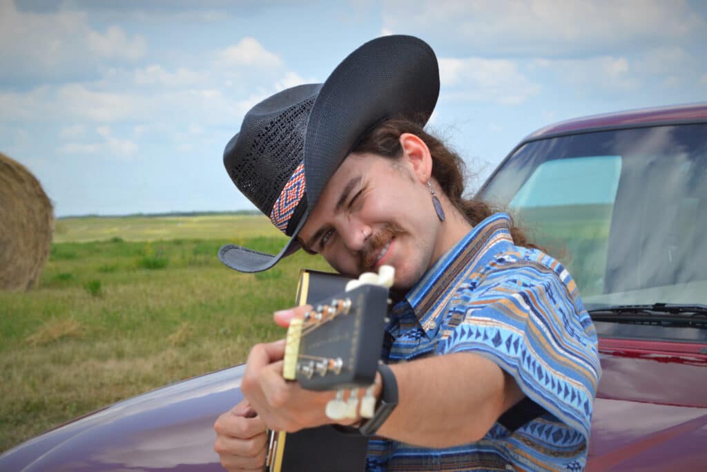 Mitchell Makoons guitar