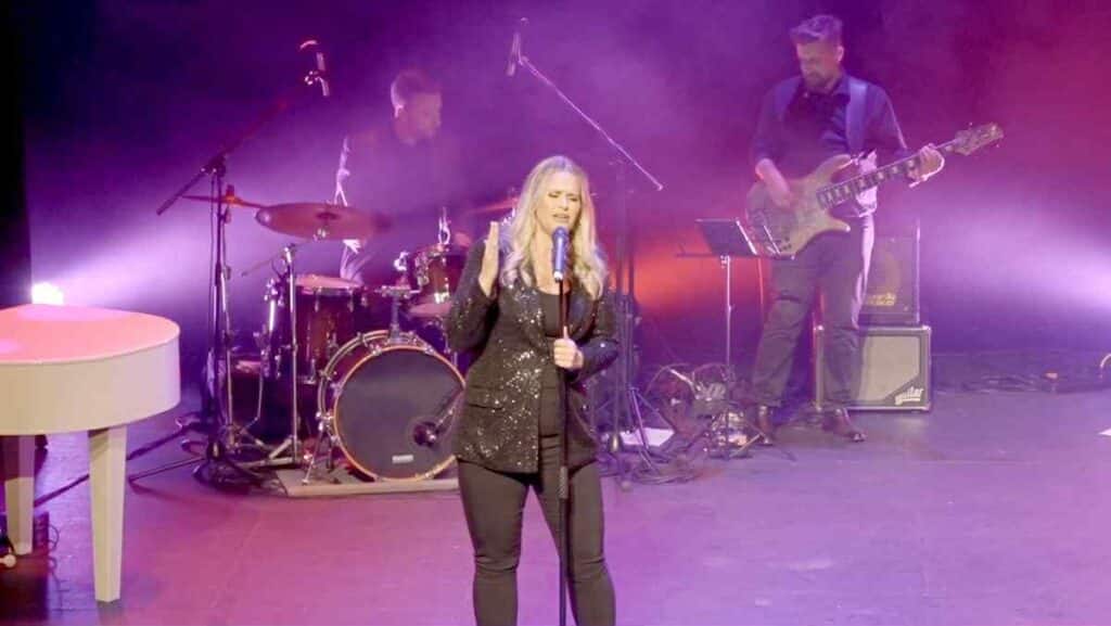 3eccf341 55e6 4059 8043 4d3f582e2f64