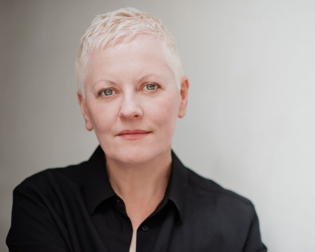 193bd3 6b0bad0777c34bd5b396ebc25835bc07mv2