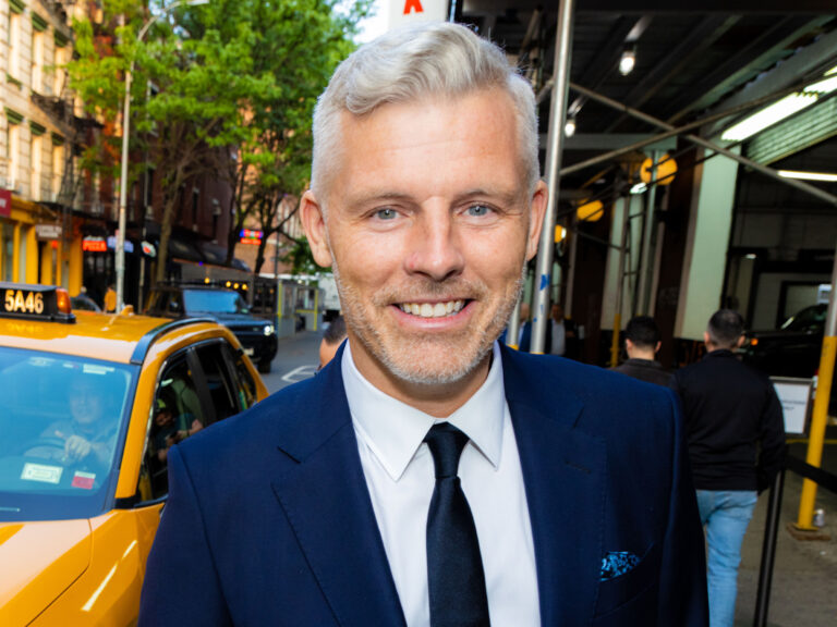 DesBishop-PressImage-1600x1200