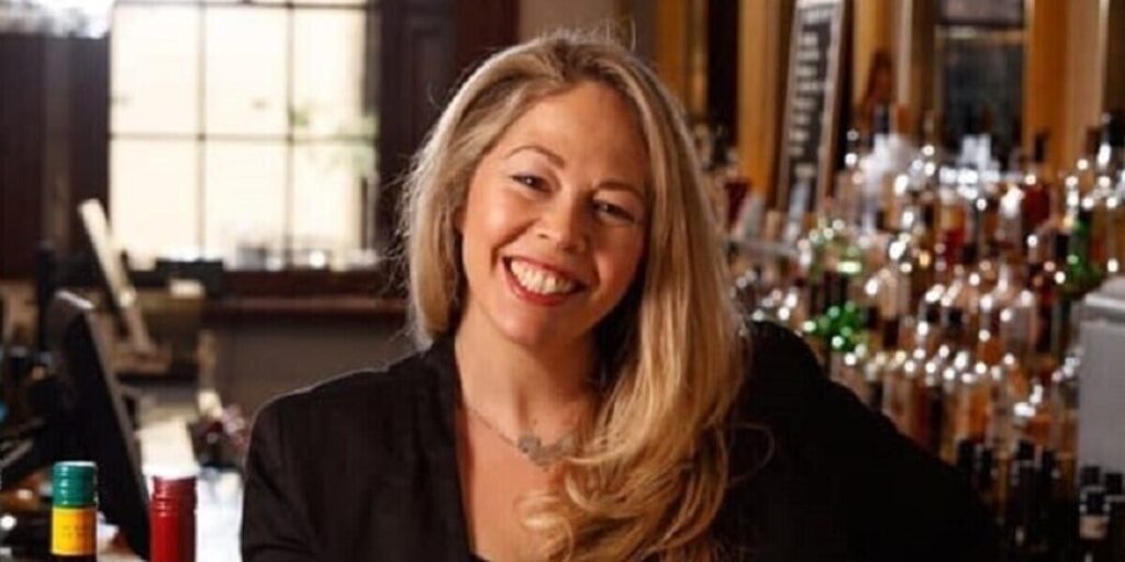 user crop wanker in bar 16.9