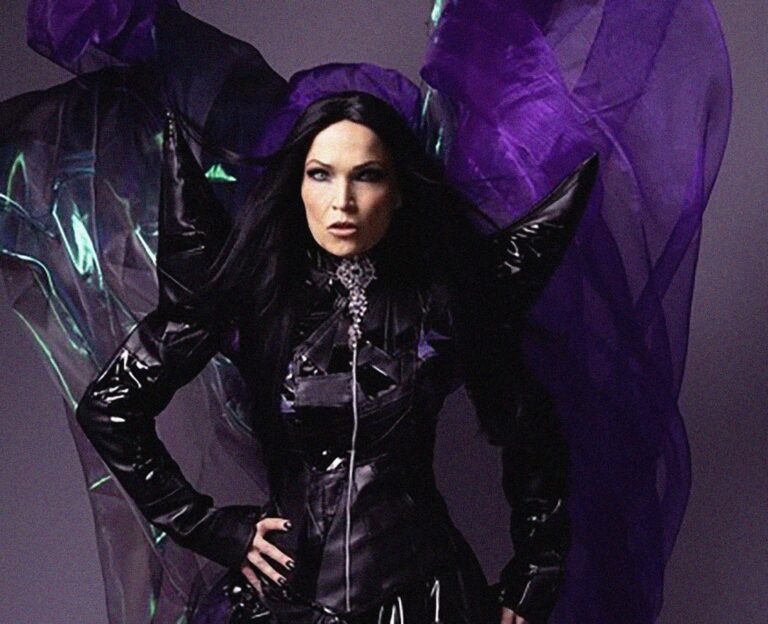 Tarja_Frisson Noir_press pictures_copyright earMUSIC_credit_ Tim Tronckoe_3