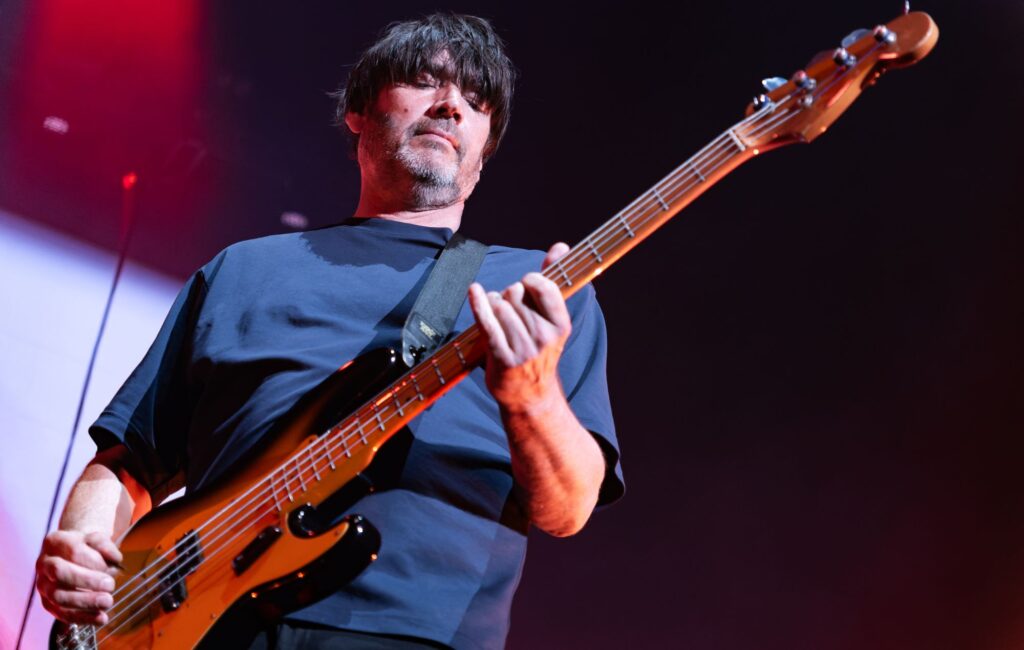 Alex James@2000x1270