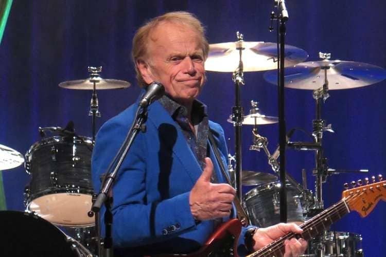 Al Jardine 10 25